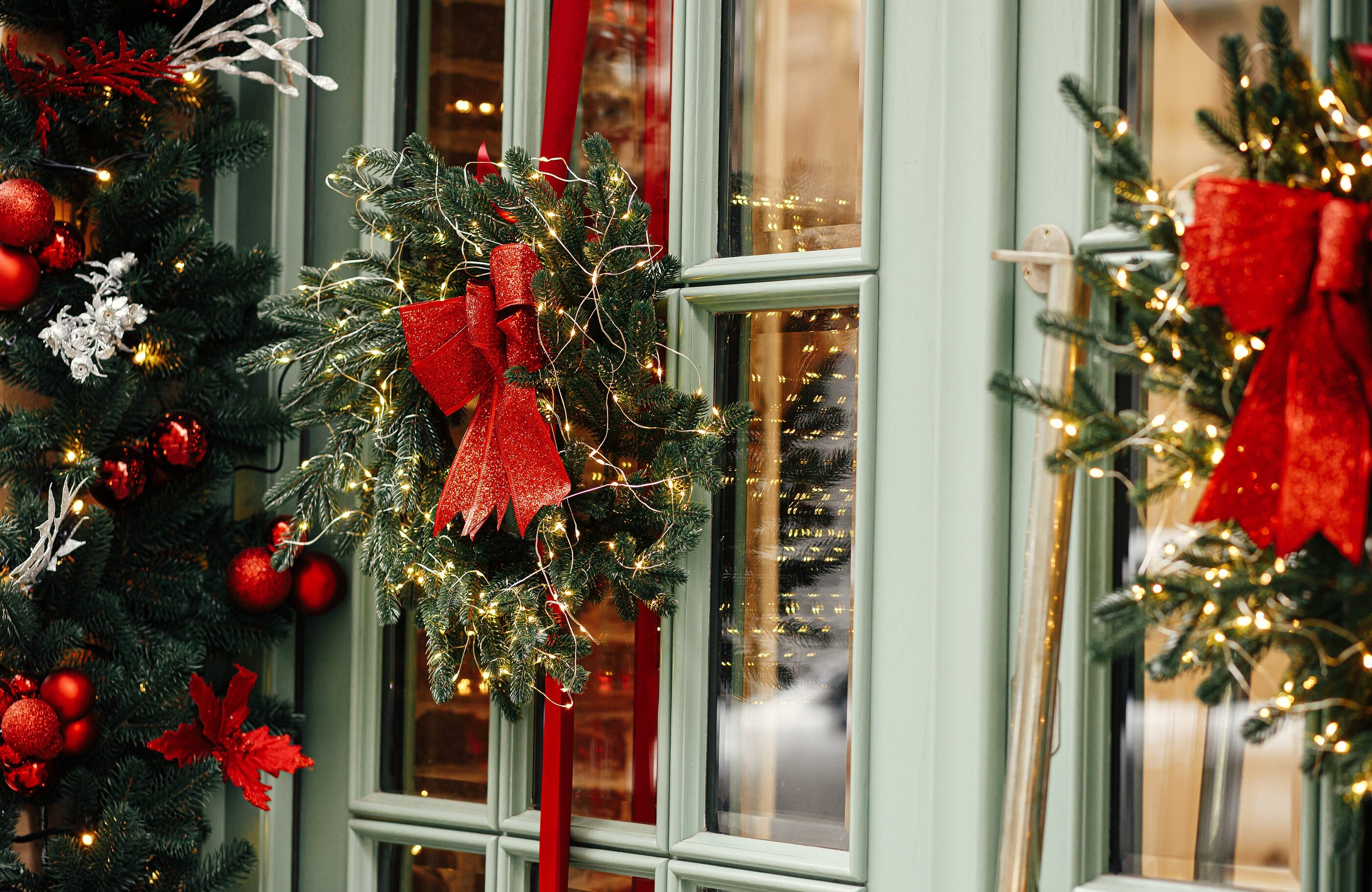 Holiday Decor Installation Services